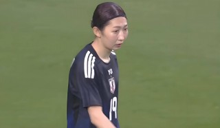 包含梅开二度！日本女足大将踢出精彩表现的词条